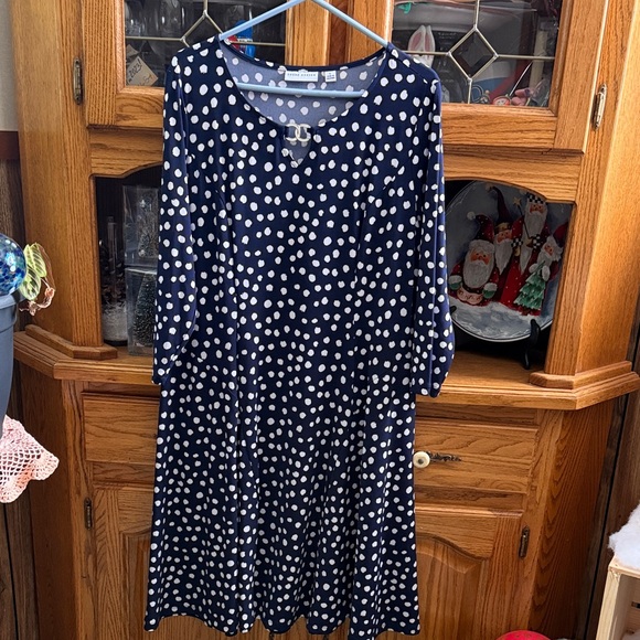 Susan Graver Dresses & Skirts - Susan graver size large blue polkadot dress excellent used condition like new